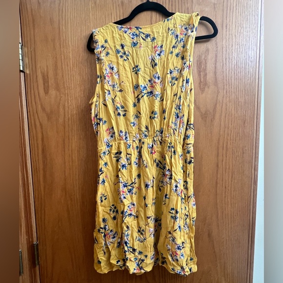 Yellow floral sleeveless sundress - Picture 2 of 3
